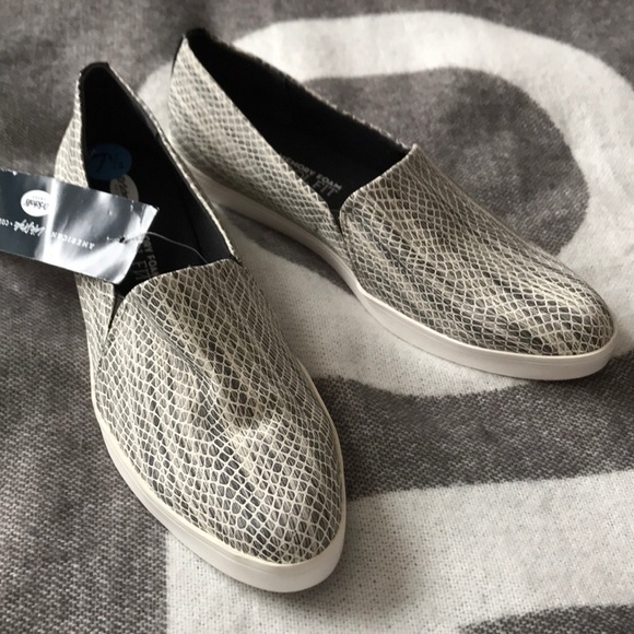 dr scholls snakeskin slip on